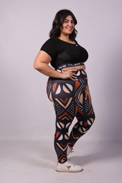 CURVY SPORTY BEAUTY – blusa preta